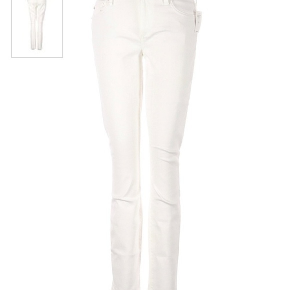 White Gap skinny jeans